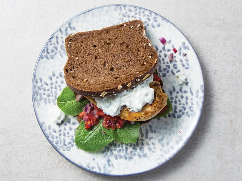 Sándwich de Pollo Tzatziki