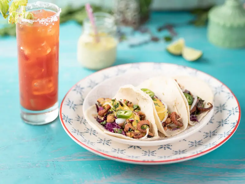 Tacos de Pulpo con Salsa de Mango