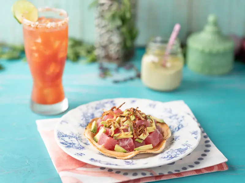Tostadas de Atún, Aguacate y Chipotle